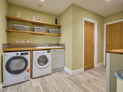 Utility room to side